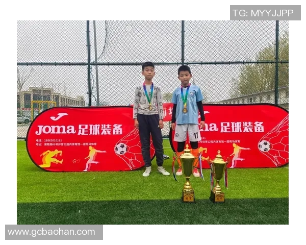 如何为孩子选择合适的足球装备与训练方式提升儿童足球水平